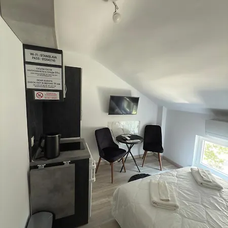 Apartment Storm *